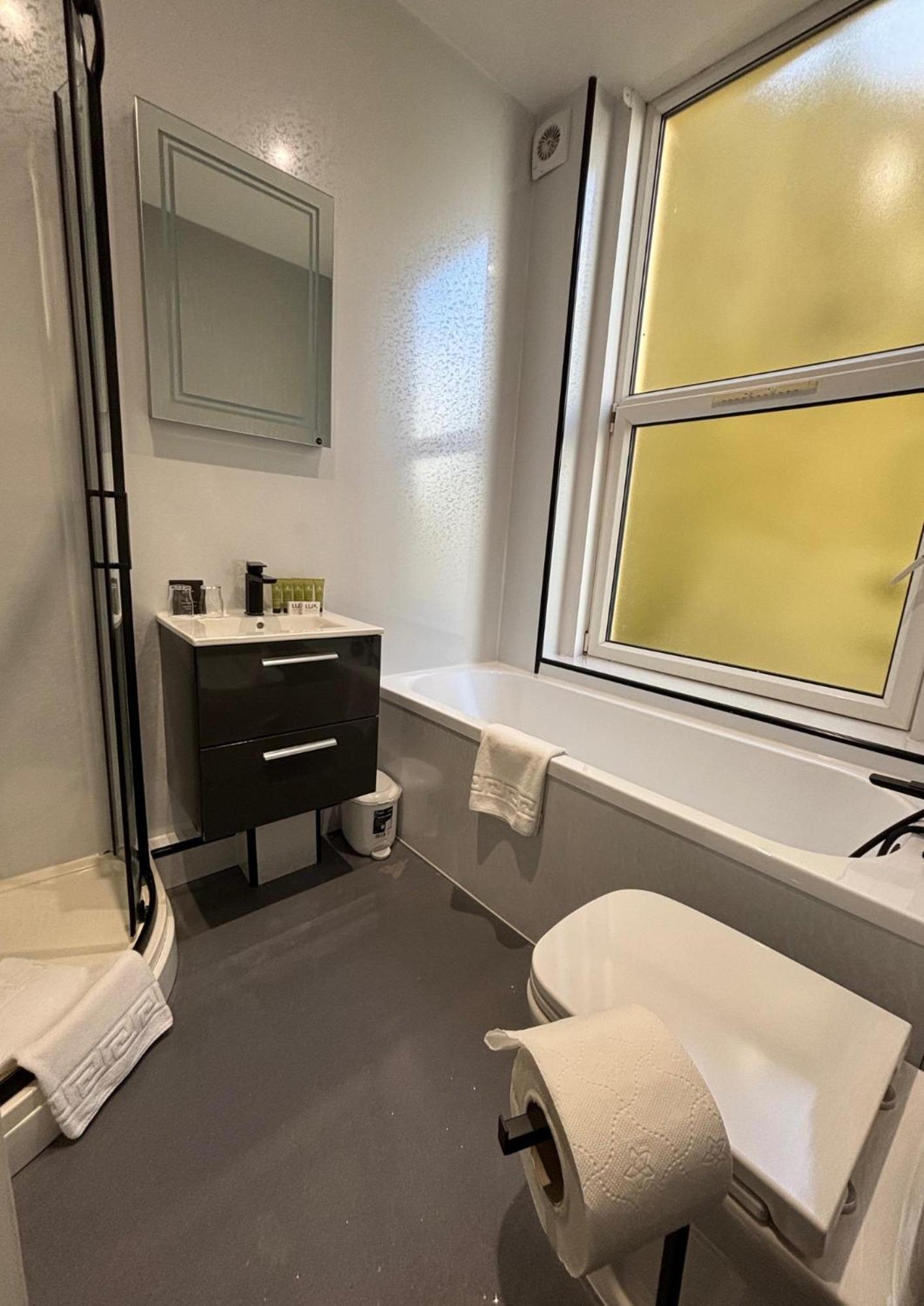 Welbeck Hotel & Apartments Дуглас Екстер'єр фото